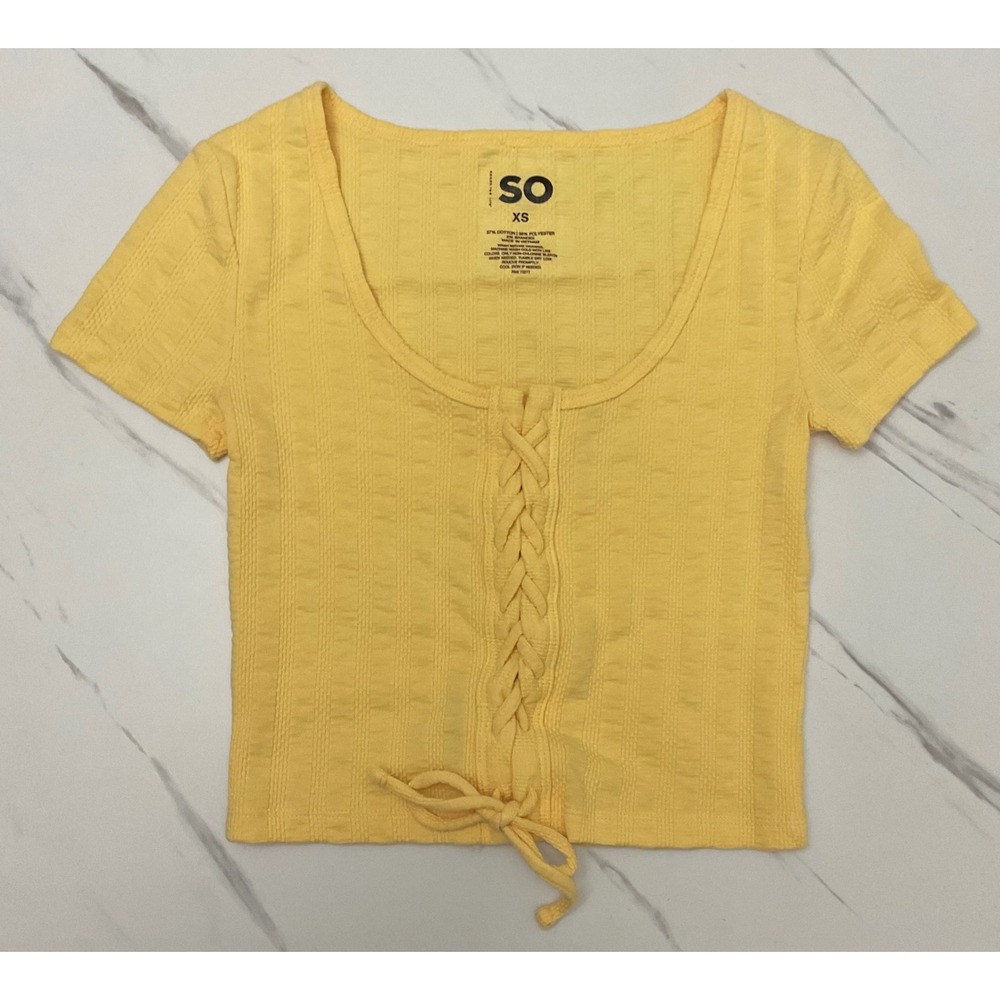 SO Womens XS Yellow Textured Lace Up Front Scoop Neck Short Sleeve Crop Top - Picture 1 of 5
